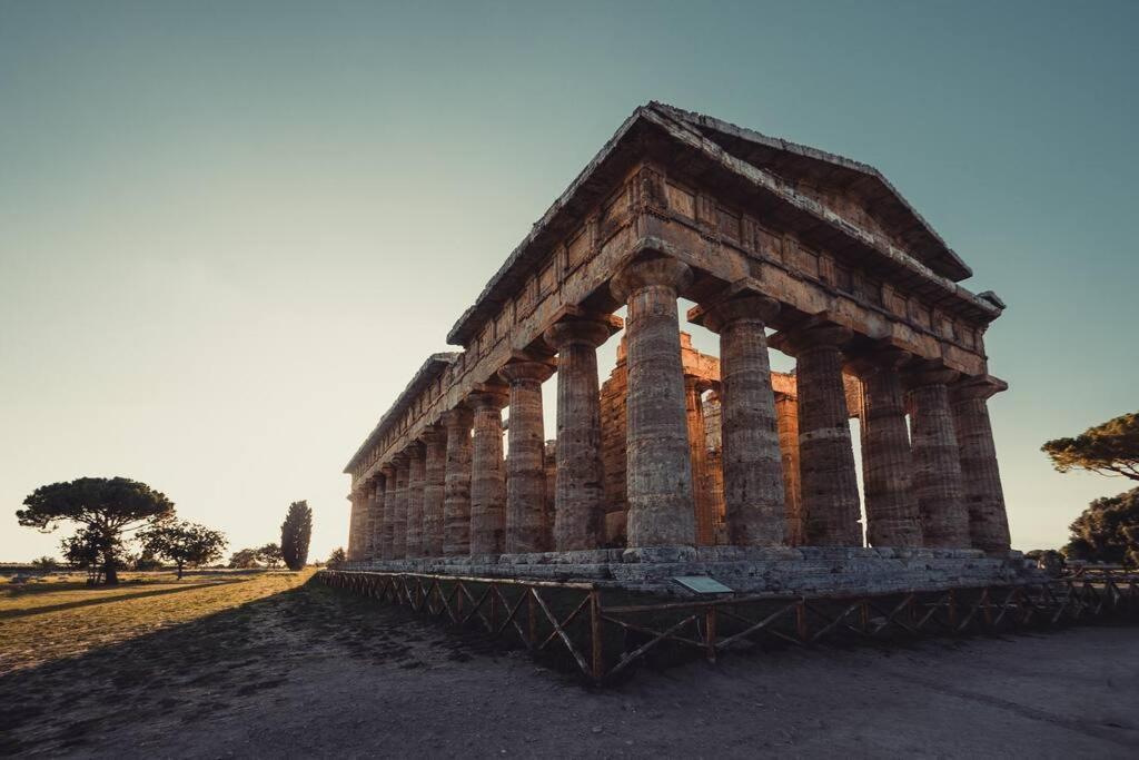 Elegante Villa Tra Mare E Storia Paestum Luaran gambar