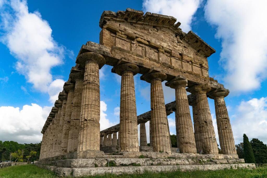 Elegante Villa Tra Mare E Storia Paestum Luaran gambar