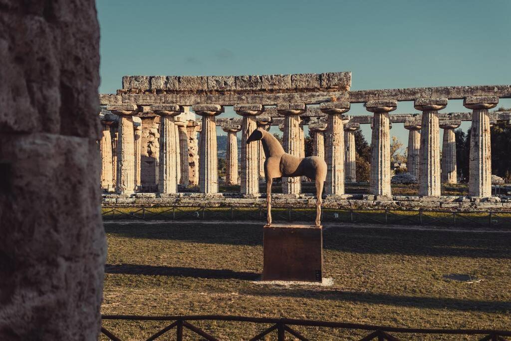 Elegante Villa Tra Mare E Storia Paestum Luaran gambar